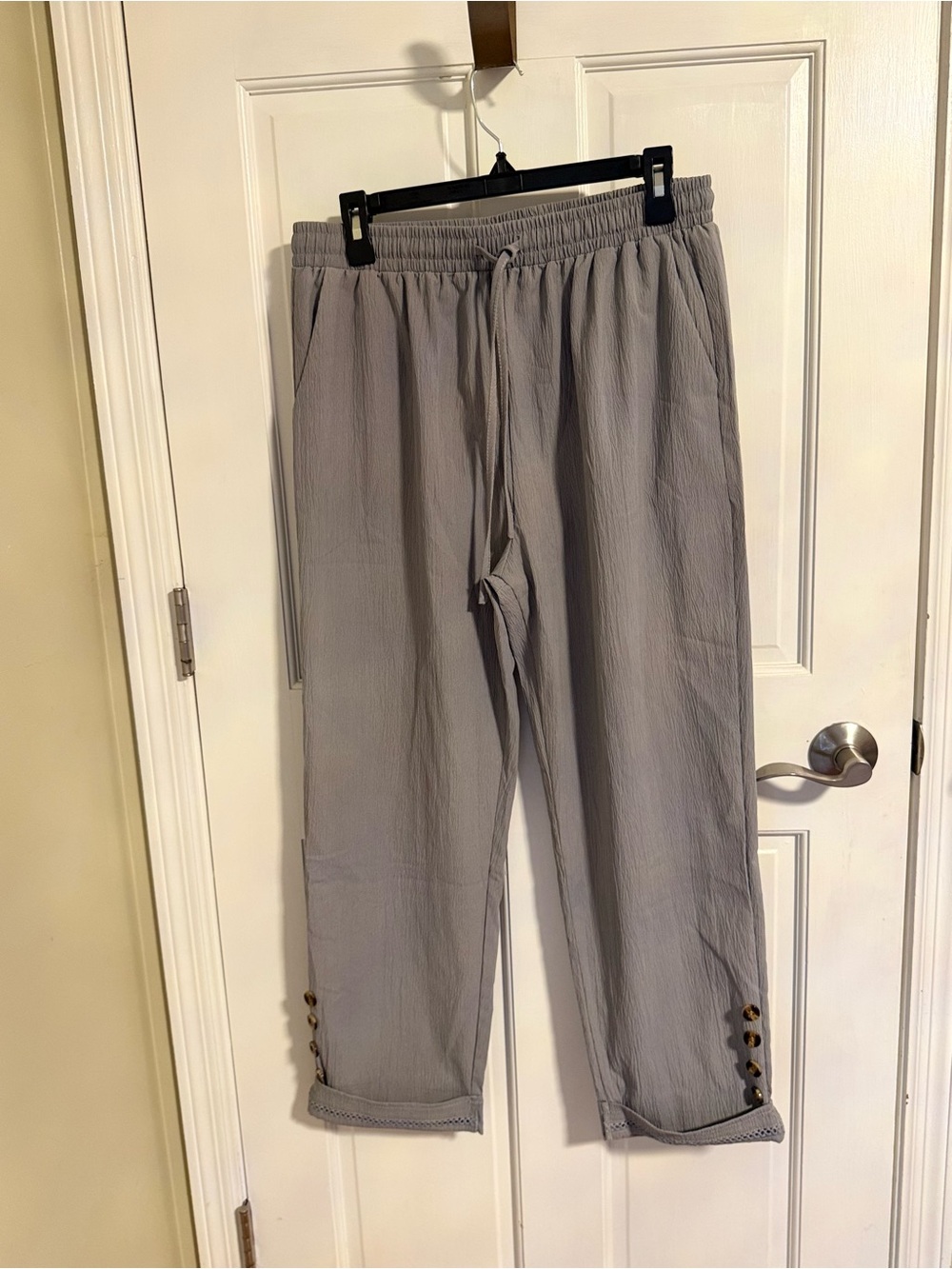 Source Unknown Light Gray Drawstring Capris with Button Detail